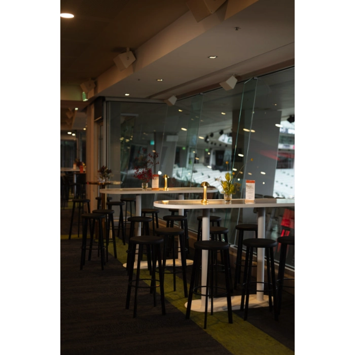 OVAL TAPAS TABLE - WHITE - Image 3