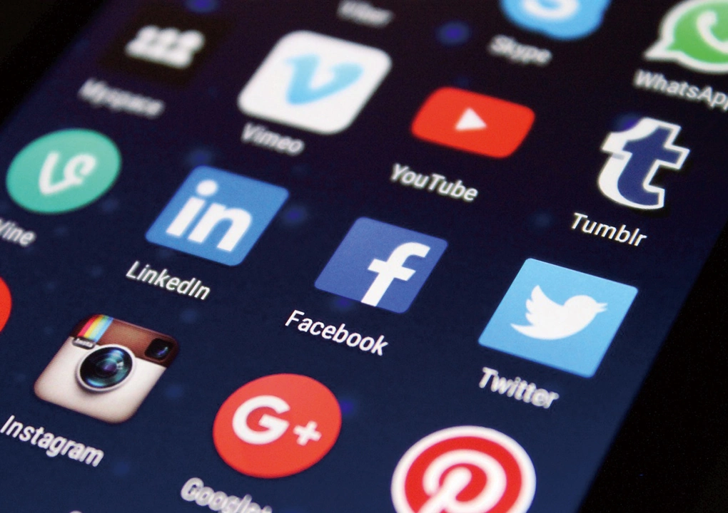 Mobile apps and social media icons representing Ron Group's online expansion